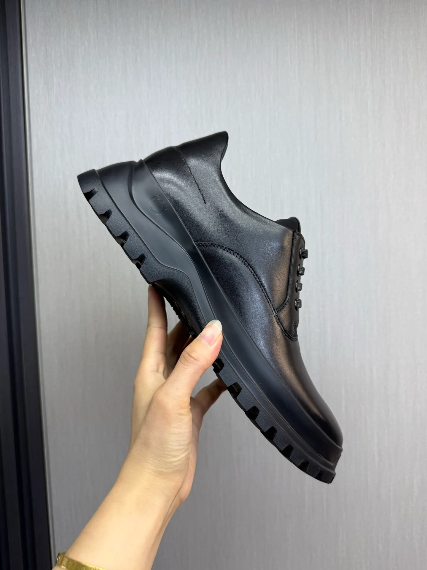 Men's shoes 💰880💰 Ferragamo. [Ferragamo] Men's Loaf leather shoes, the latest hot style, 1:1 original purchase quality, top quality, imported open-edge beaded cowhide leather on the upper, hand-made three-dimensional stitching highlights the round toe design, the inner feet are made of imported cowhide, with original wear-resistant rubber outsole, matching code 39-44, (38, 45 custom-made, non-refundable)
